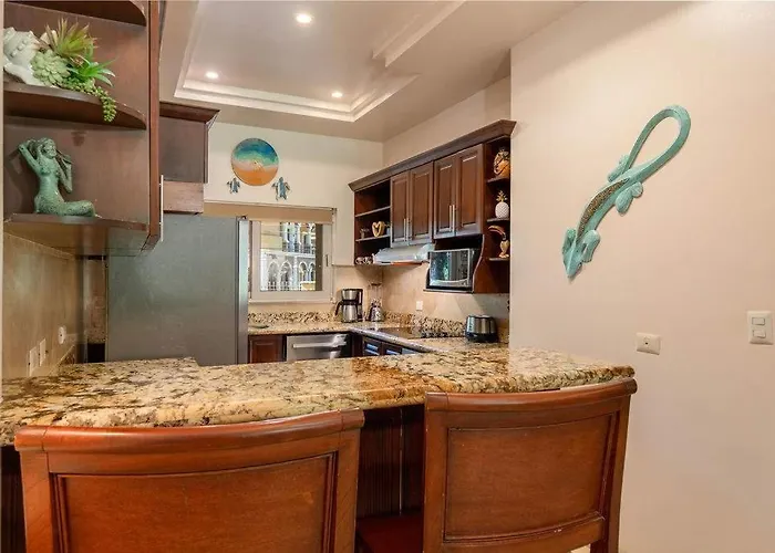 Matapalo 102-luxury 2 Br Poolside At