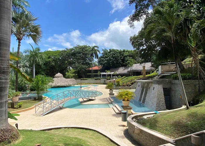 Matapalo 102-luxury 2 Br Poolside At